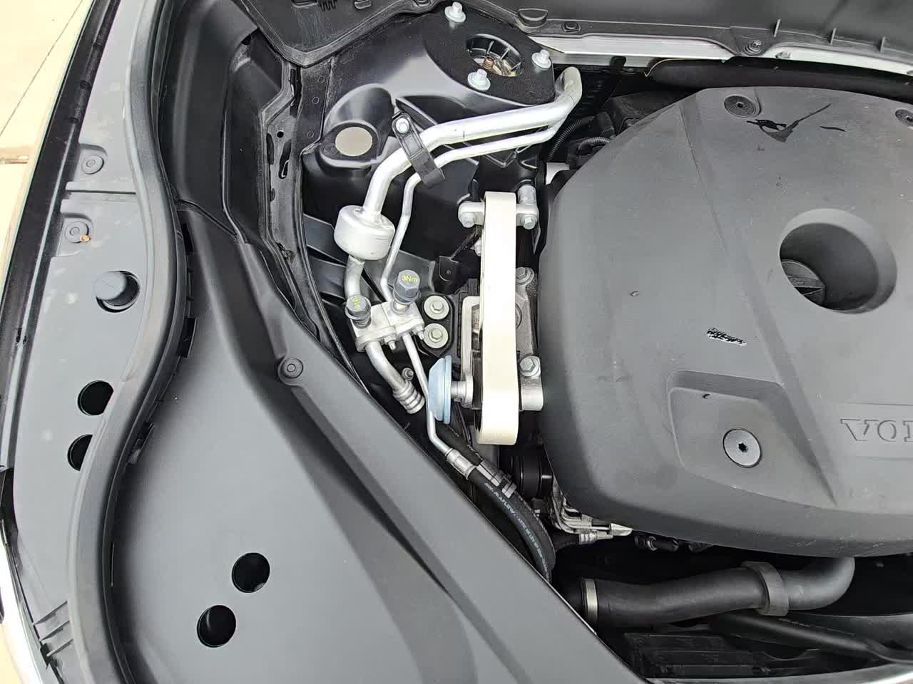 2022 Volvo XC90 T6 Momentum AWD