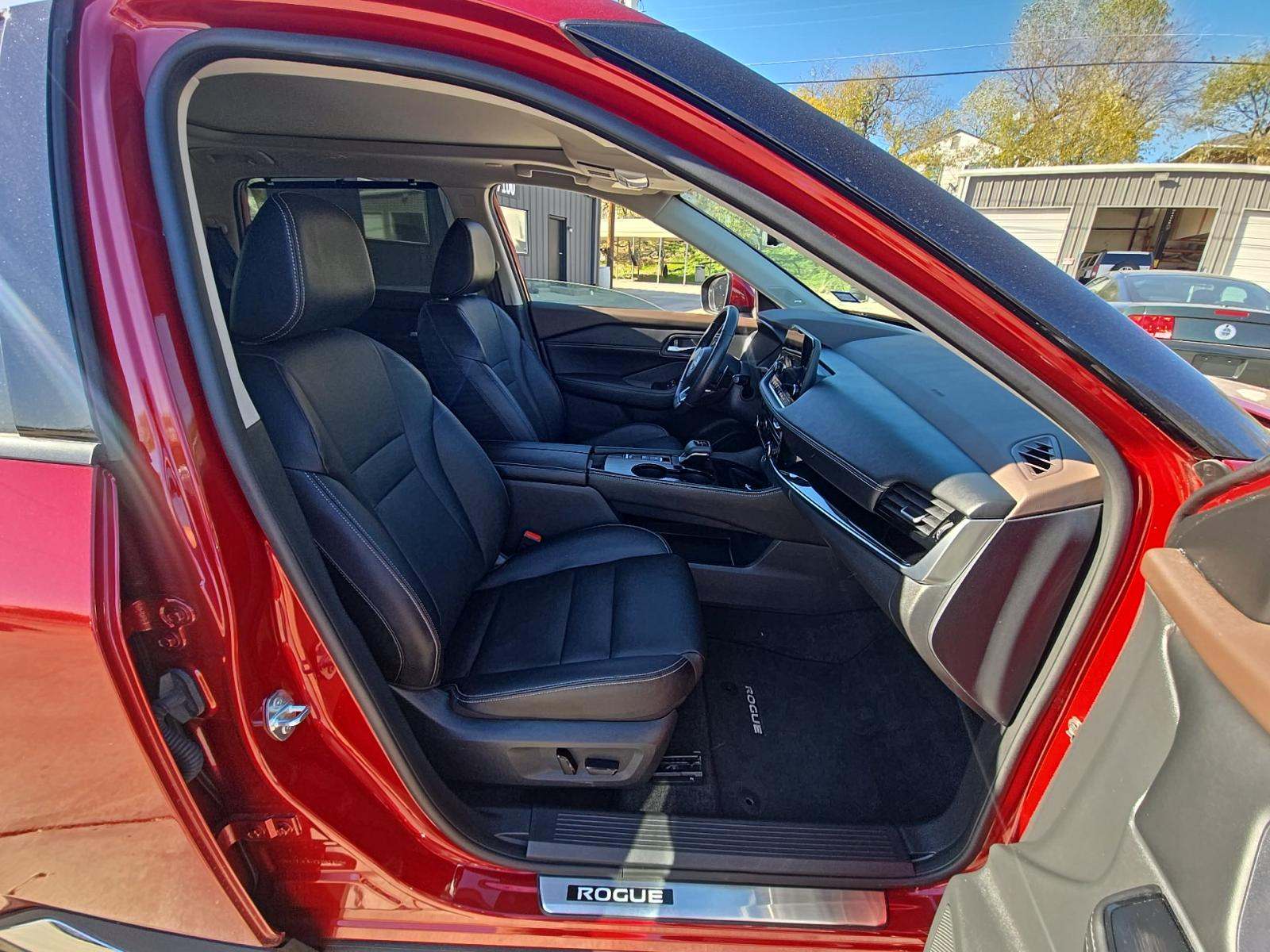 2023 Nissan Rogue SL FWD