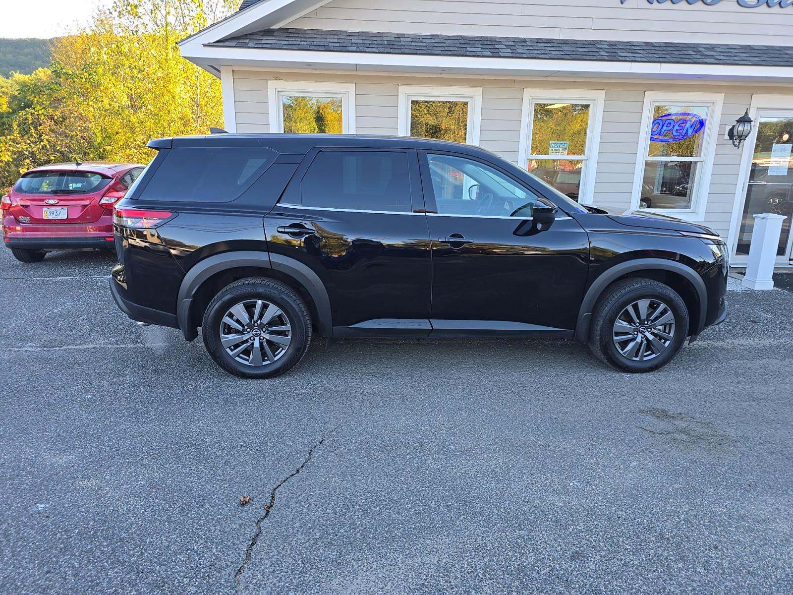 2024 Nissan Pathfinder S AWD