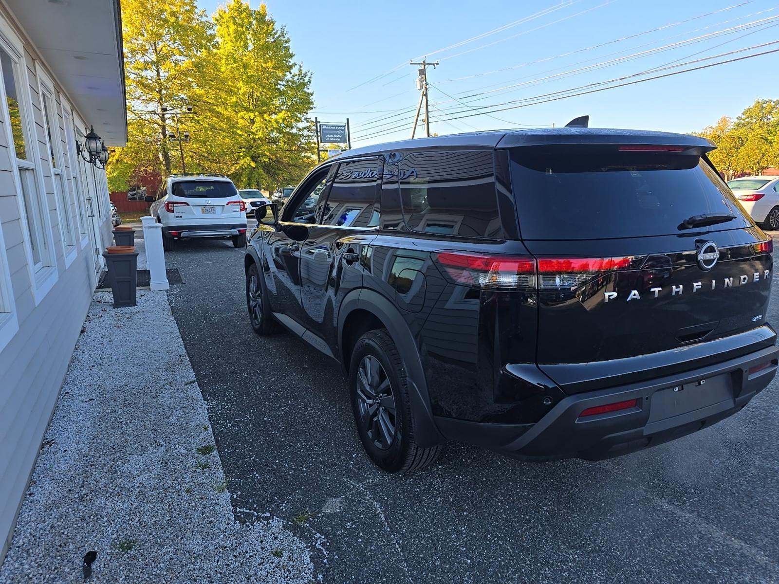 2024 Nissan Pathfinder S AWD