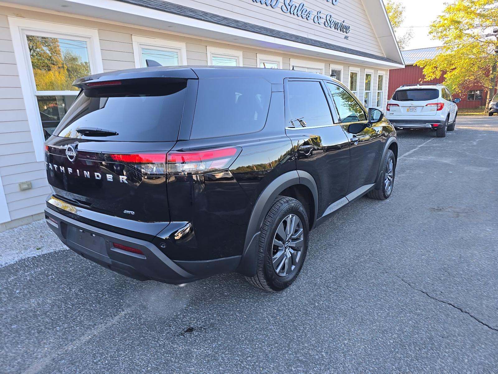 2024 Nissan Pathfinder S AWD