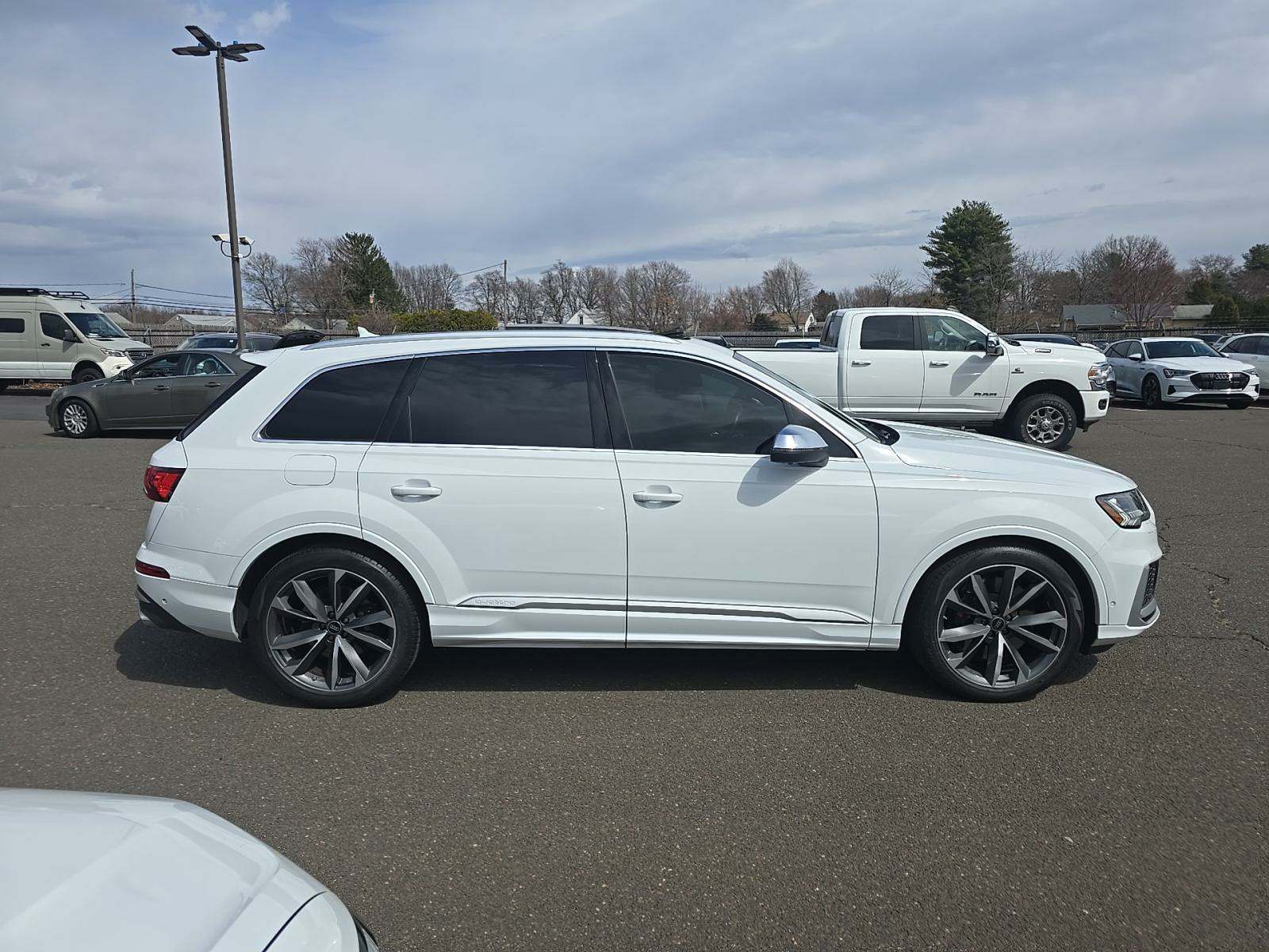 2022 Audi SQ7 Premium Plus AWD
