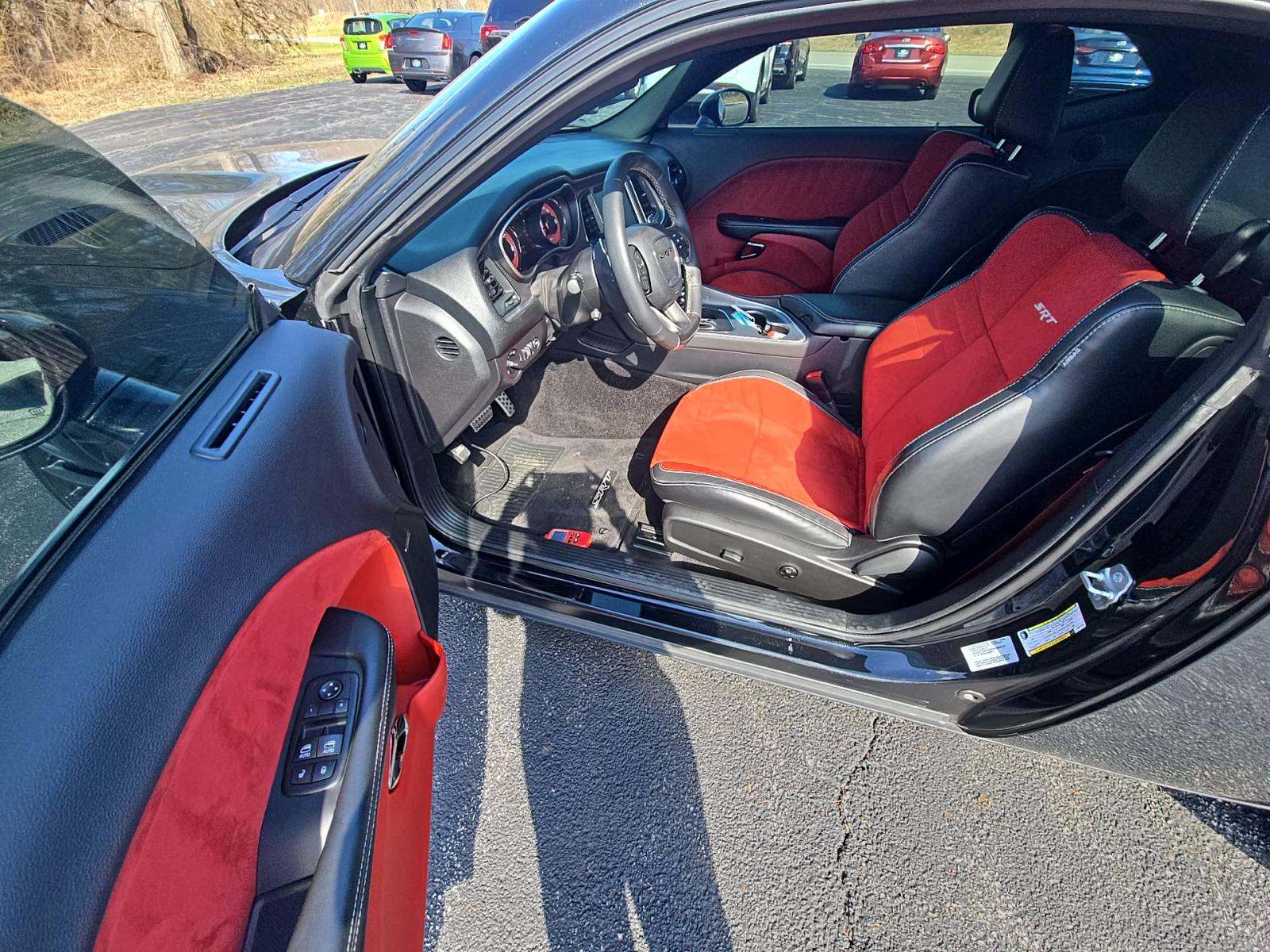 DODGE CHALLENGER - 2