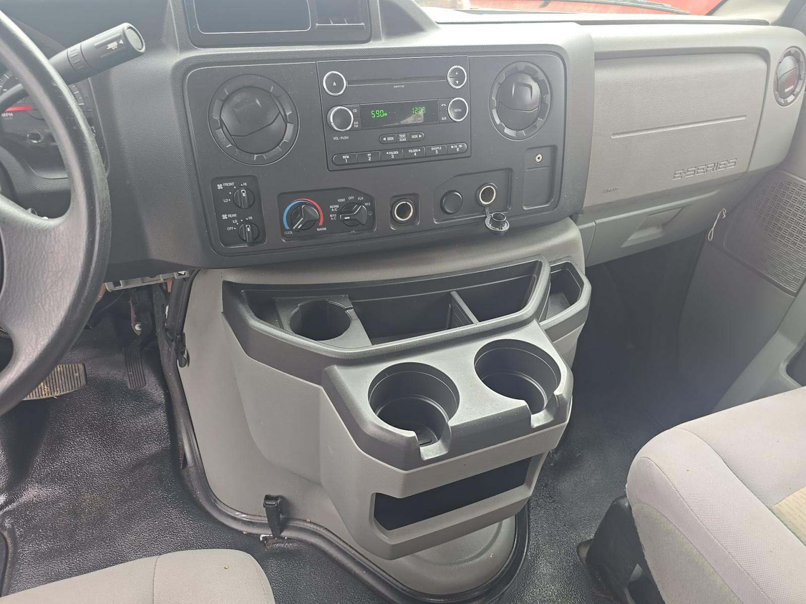 FORD E-450 - 10