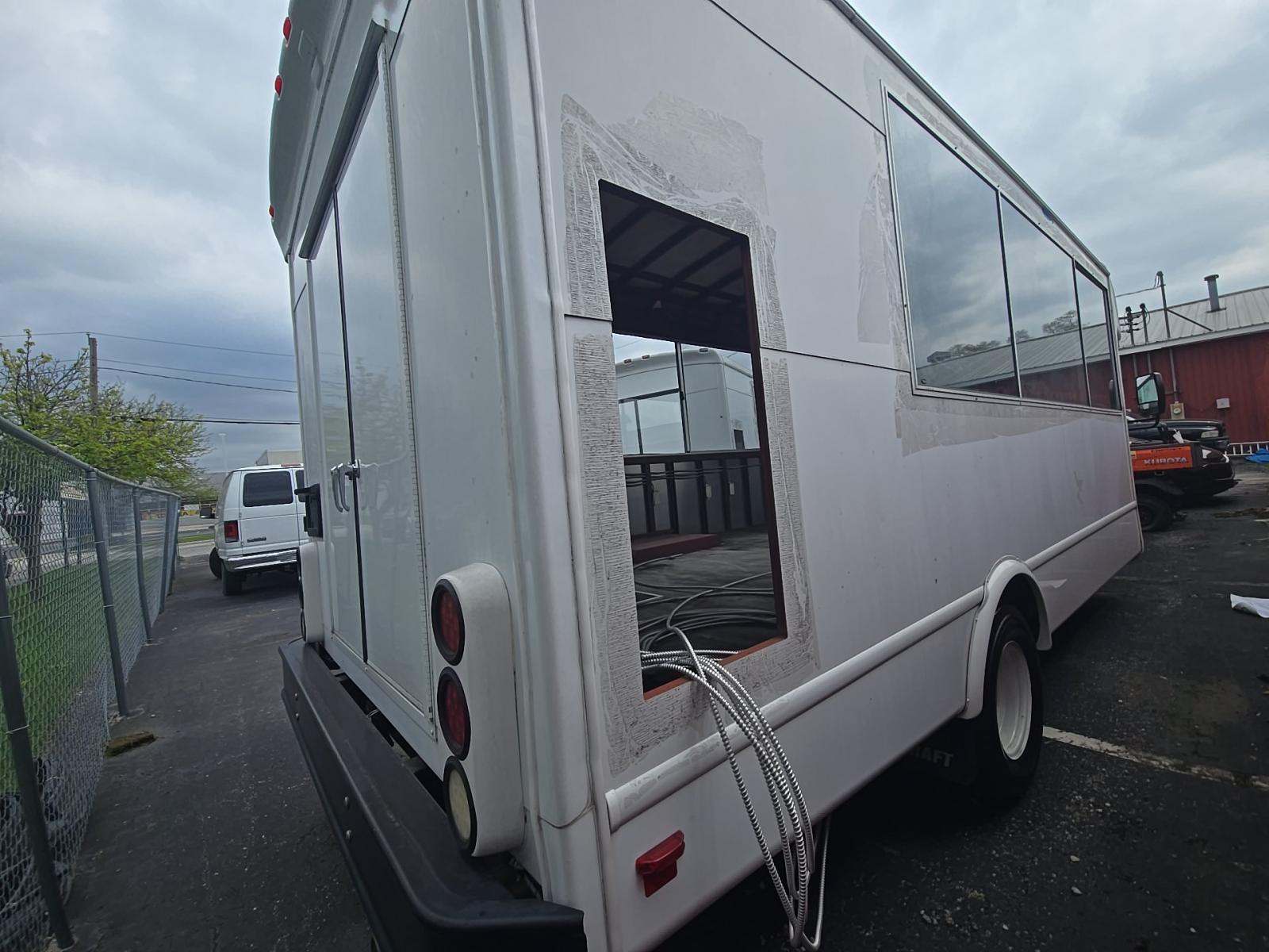 FORD E-450 - 3