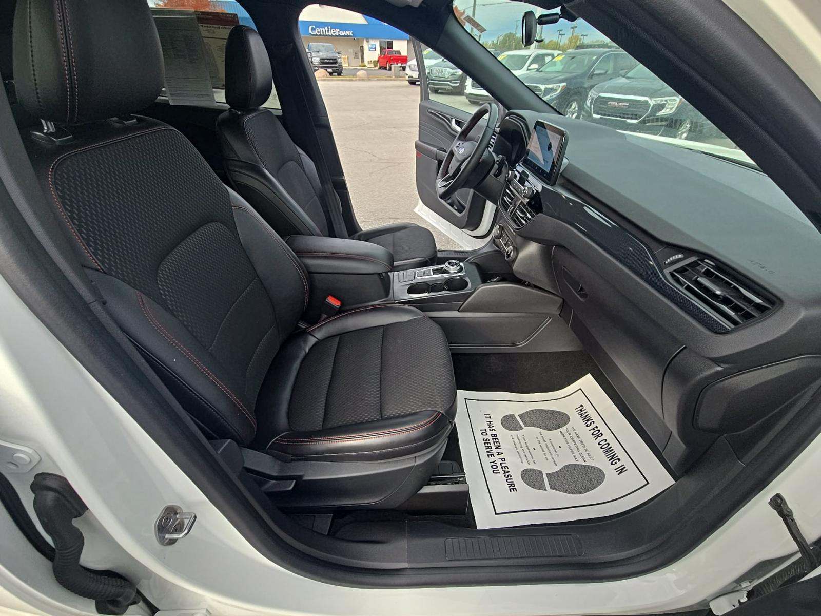 2024 Ford Escape Hybrid ST-Line FWD