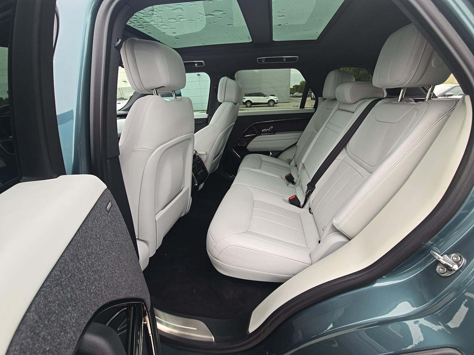 2025 Land Rover Range Rover Sport SE AWD