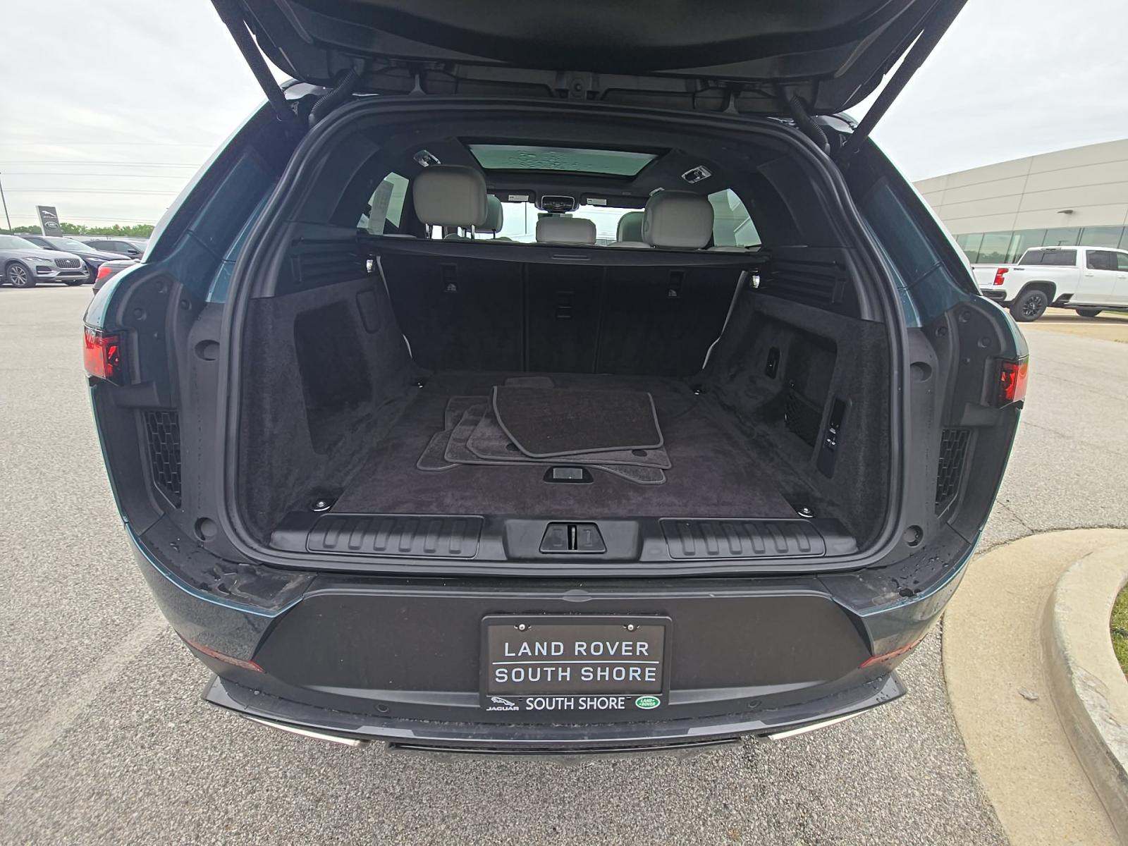 2025 Land Rover Range Rover Sport SE AWD