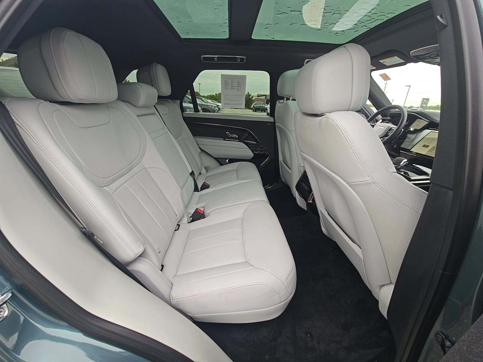 2025 Land Rover Range Rover Sport SE AWD
