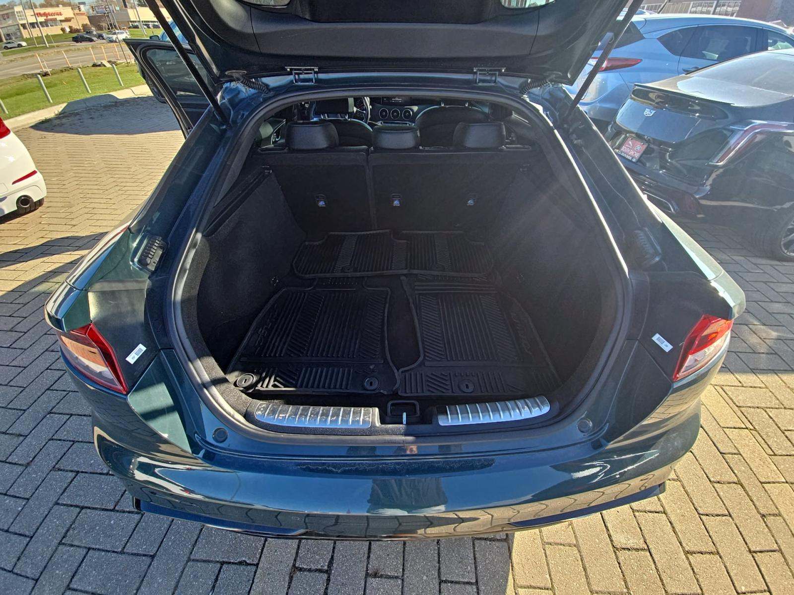 2022 Kia Stinger GT1 AWD