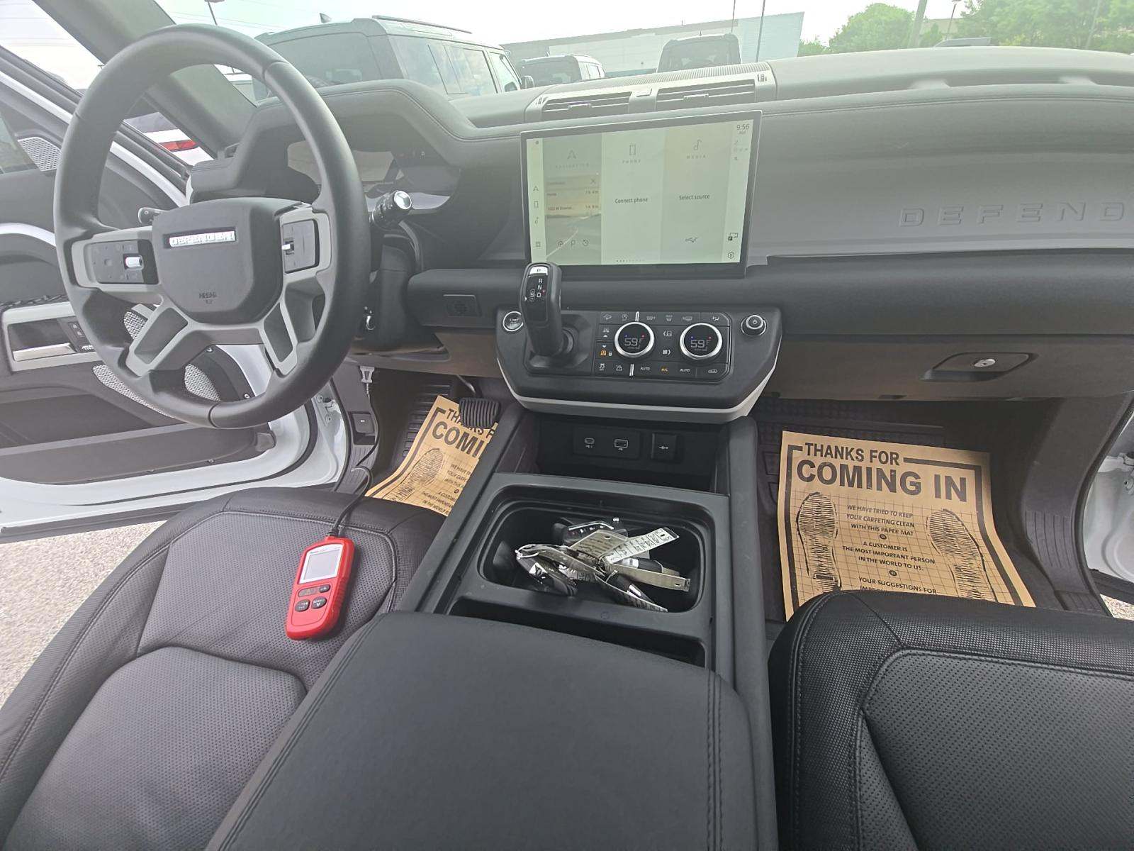 2024 Land Rover Defender 130 X-Dynamic SE AWD