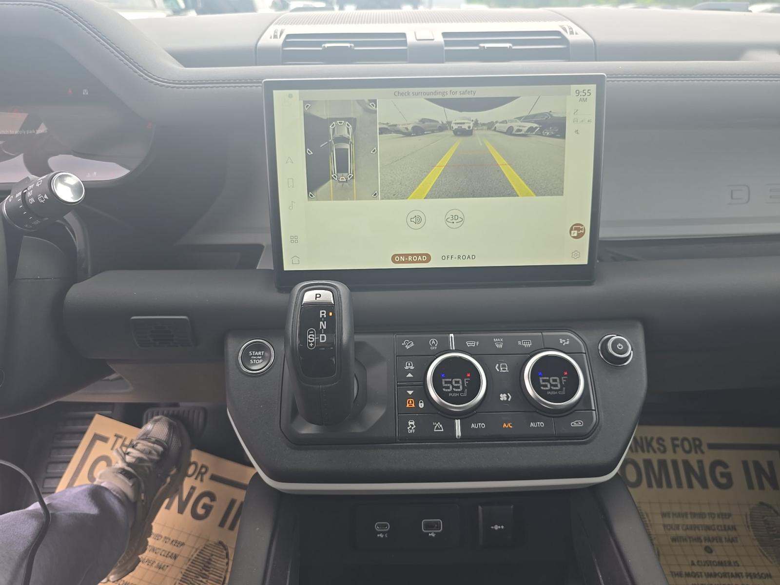 2024 Land Rover Defender 130 X-Dynamic SE AWD