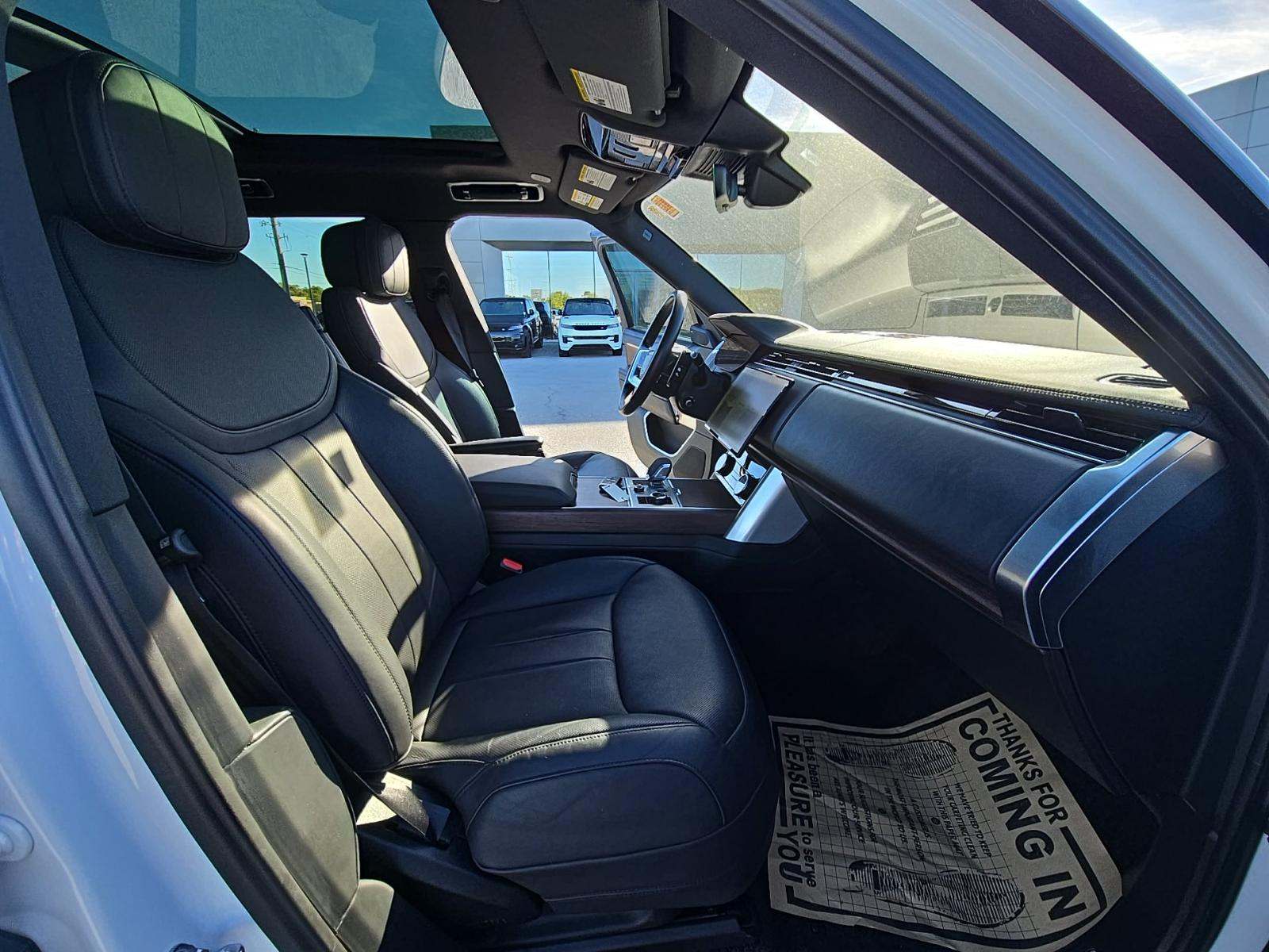 2023 Land Rover Range Rover SE AWD