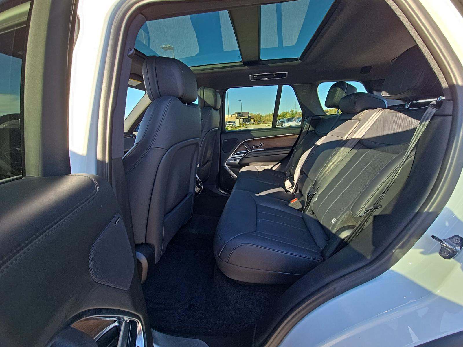 2023 Land Rover Range Rover SE AWD