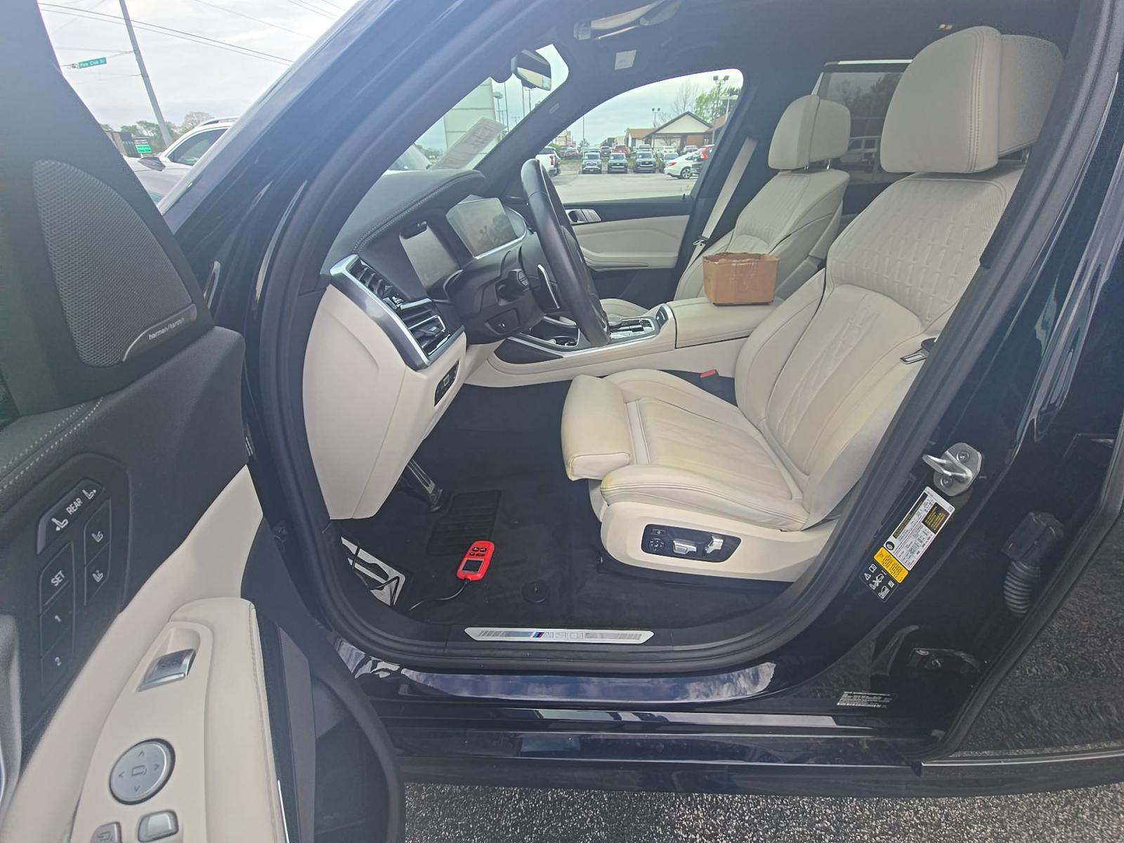 2021 BMW X7 M50i AWD