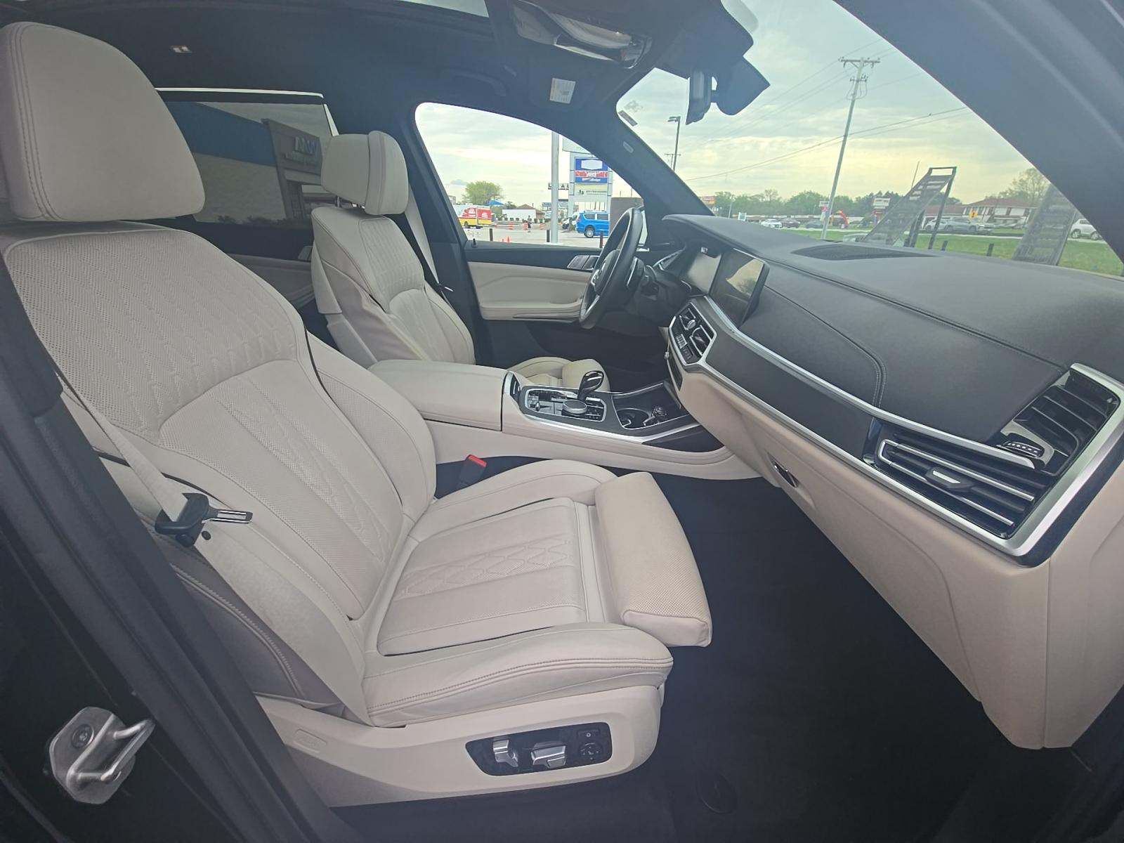 2021 BMW X7 M50i AWD
