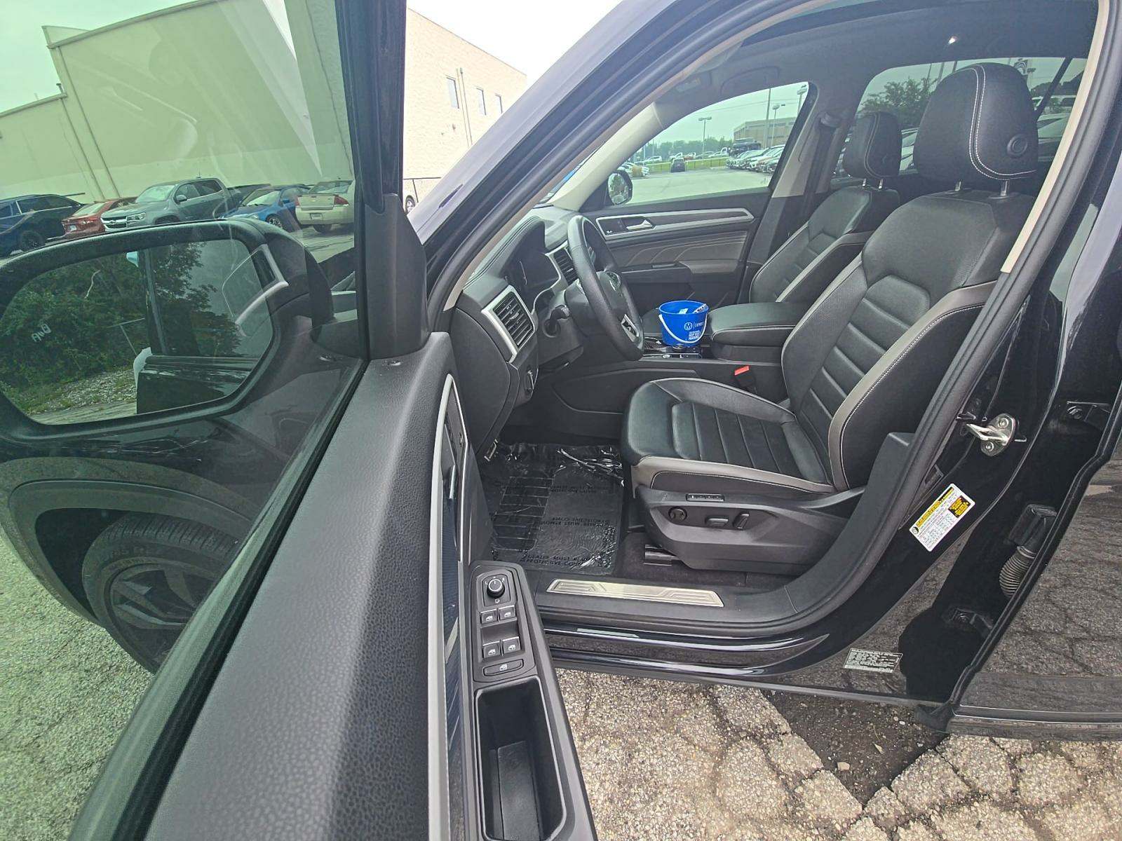 2023 Volkswagen Atlas 3.6L SEL Premium R-Line AWD