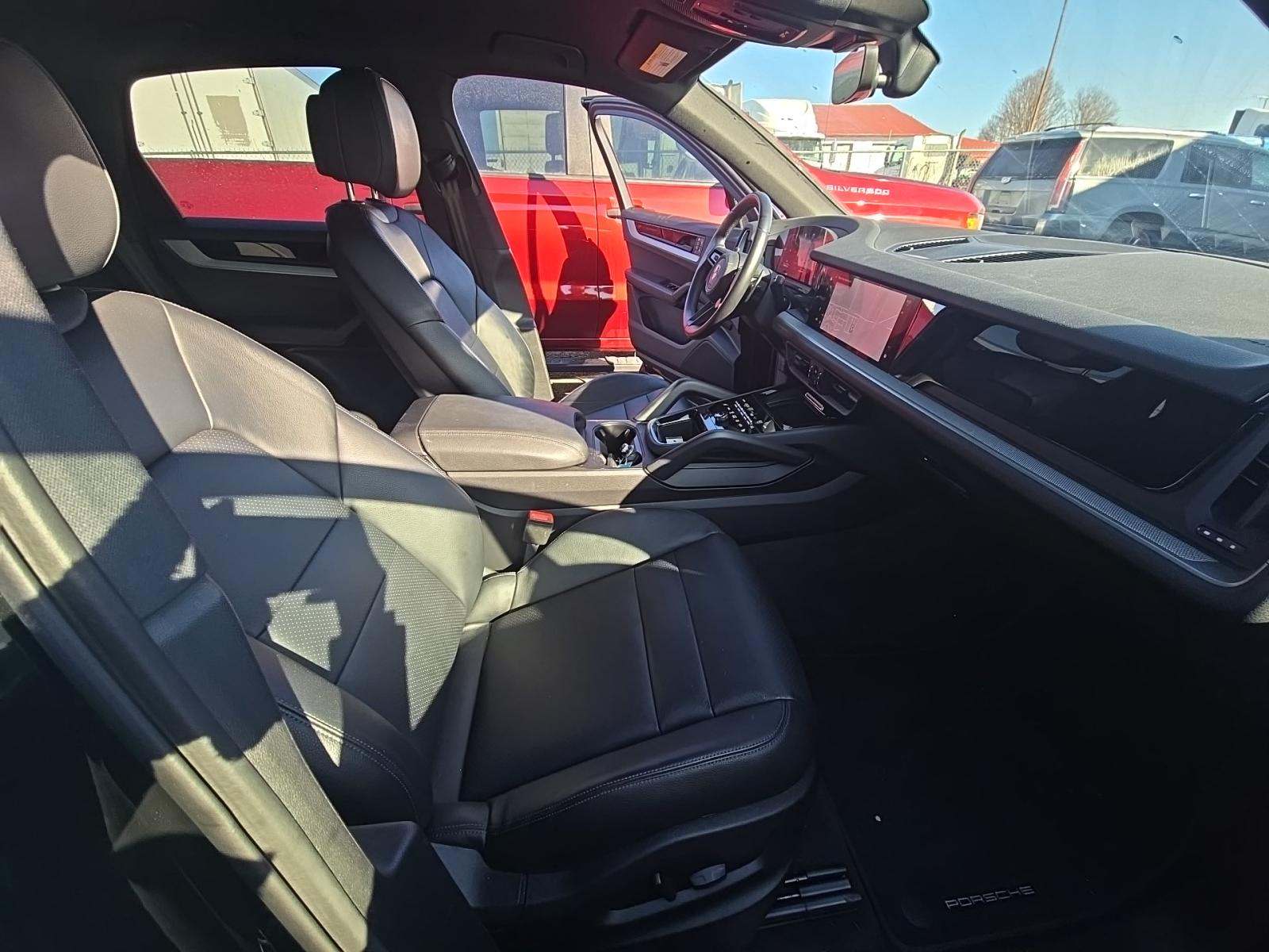 2025 Porsche Cayenne Base AWD