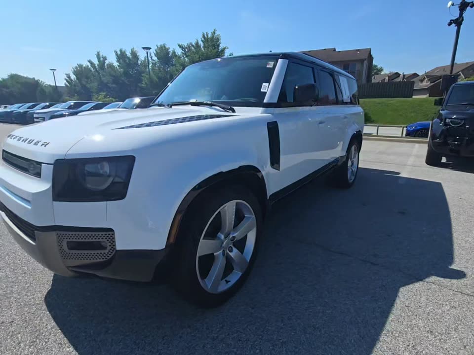 2024 Land Rover Defender 130 X-Dynamic SE AWD