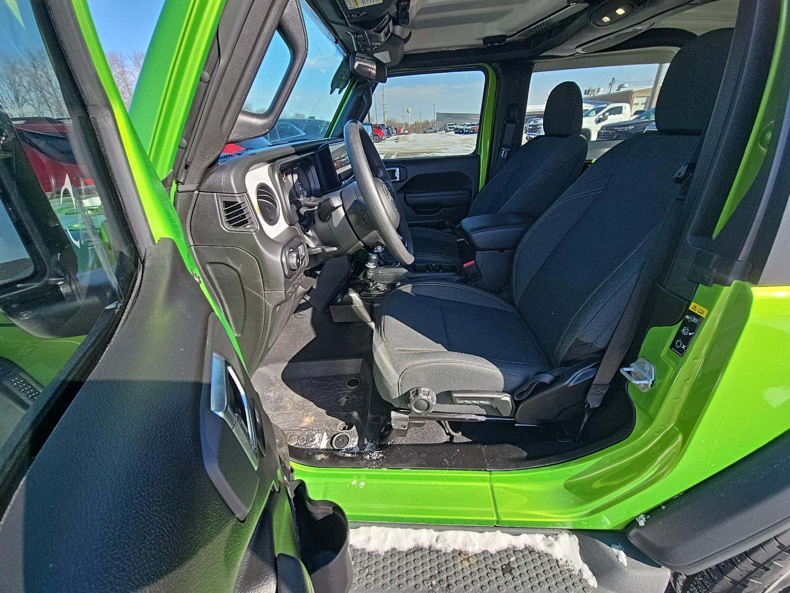 Jeep Wrangler 2 Door Sport снимка Jeep Wrangler 2 Door Sport