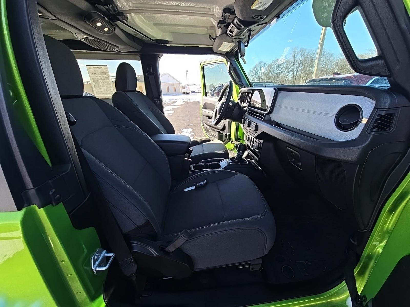 Jeep Wrangler 2 Door Sport снимка Jeep Wrangler 2 Door Sport