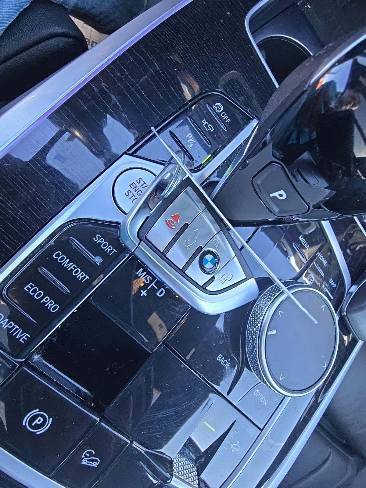 2022 BMW X7 xDrive40i AWD