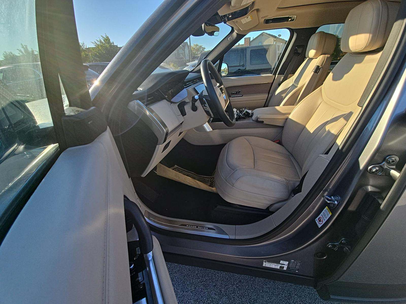 2023 Land Rover Range Rover SE AWD