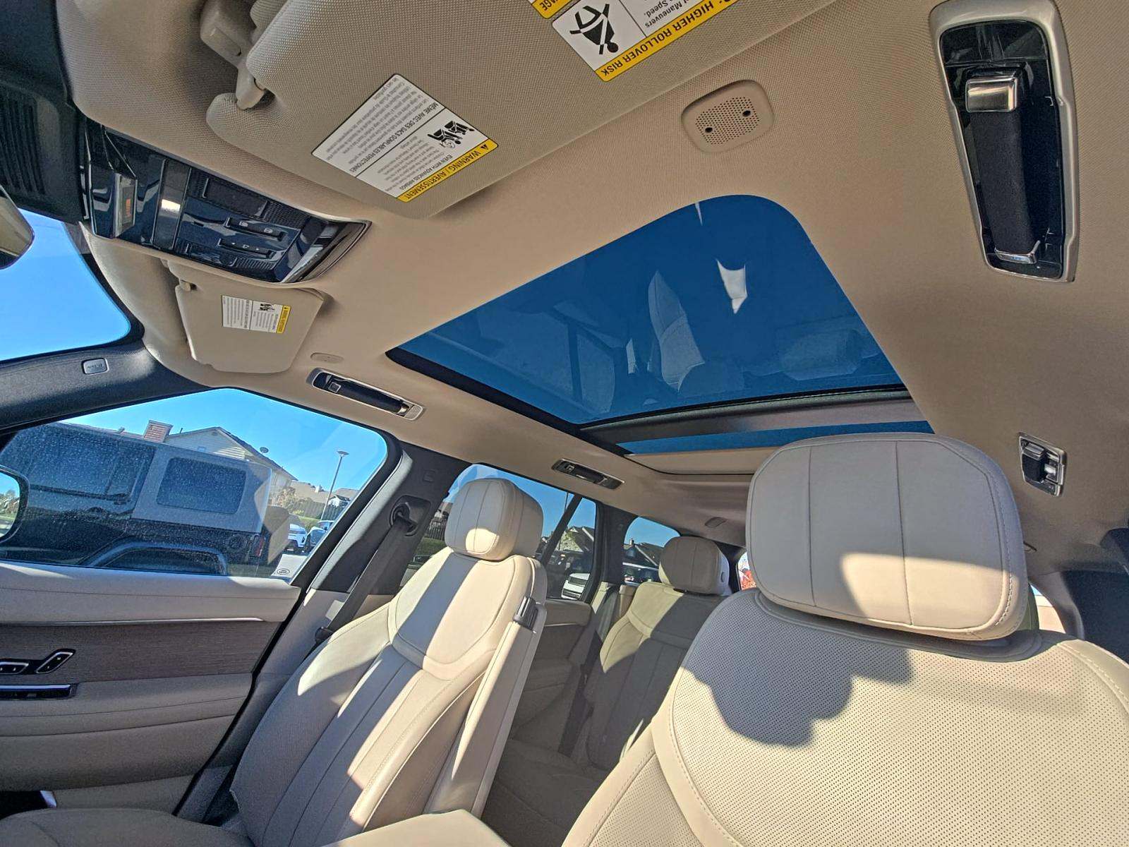 2023 Land Rover Range Rover SE AWD