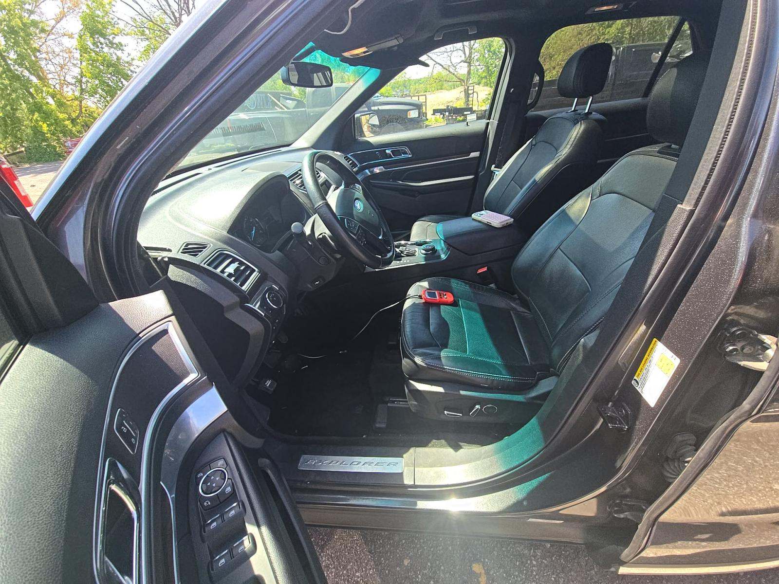 FORD EXPLORER - 6