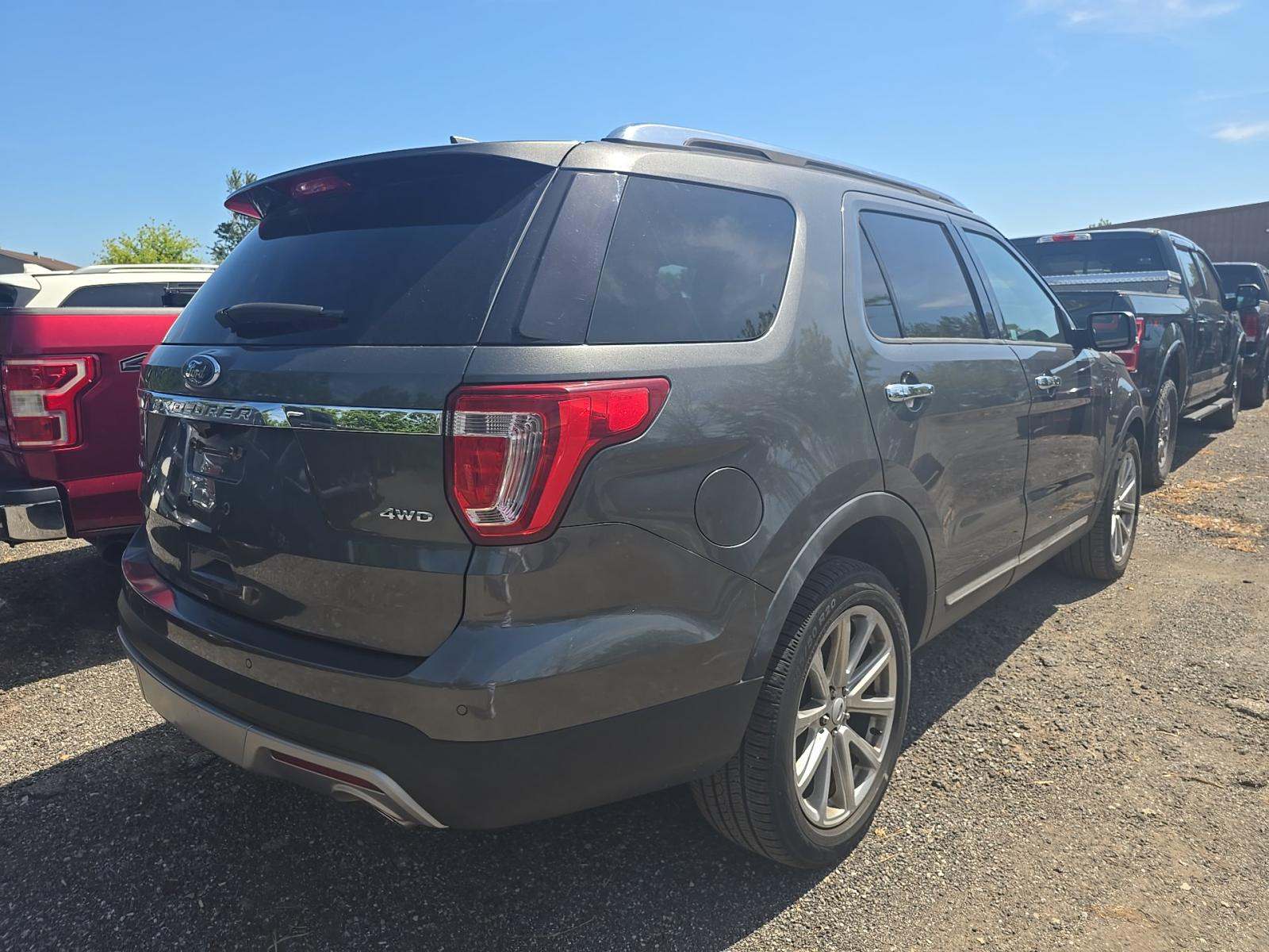 FORD EXPLORER - 3