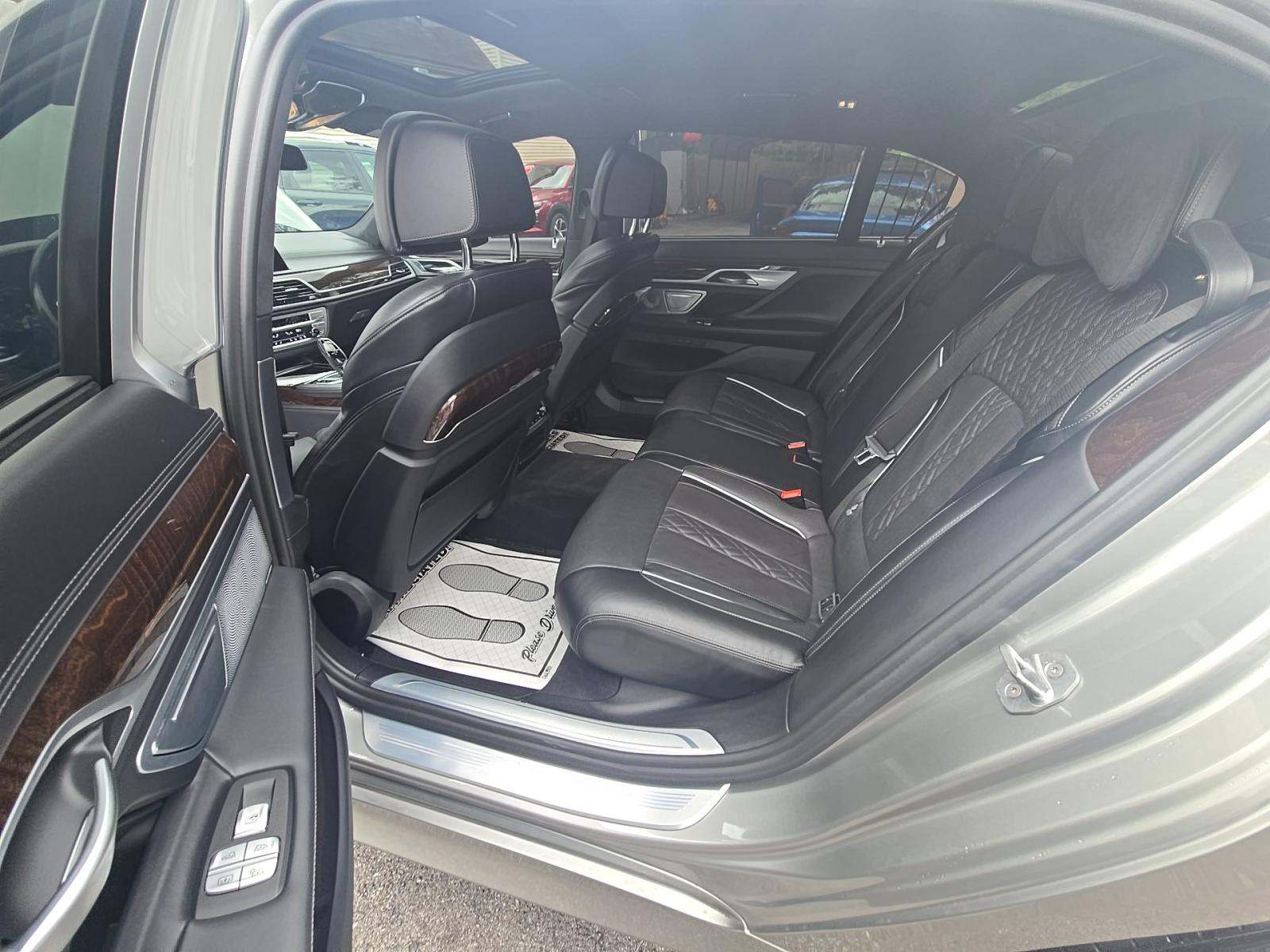 2021 BMW 7 Series M760i xDrive AWD