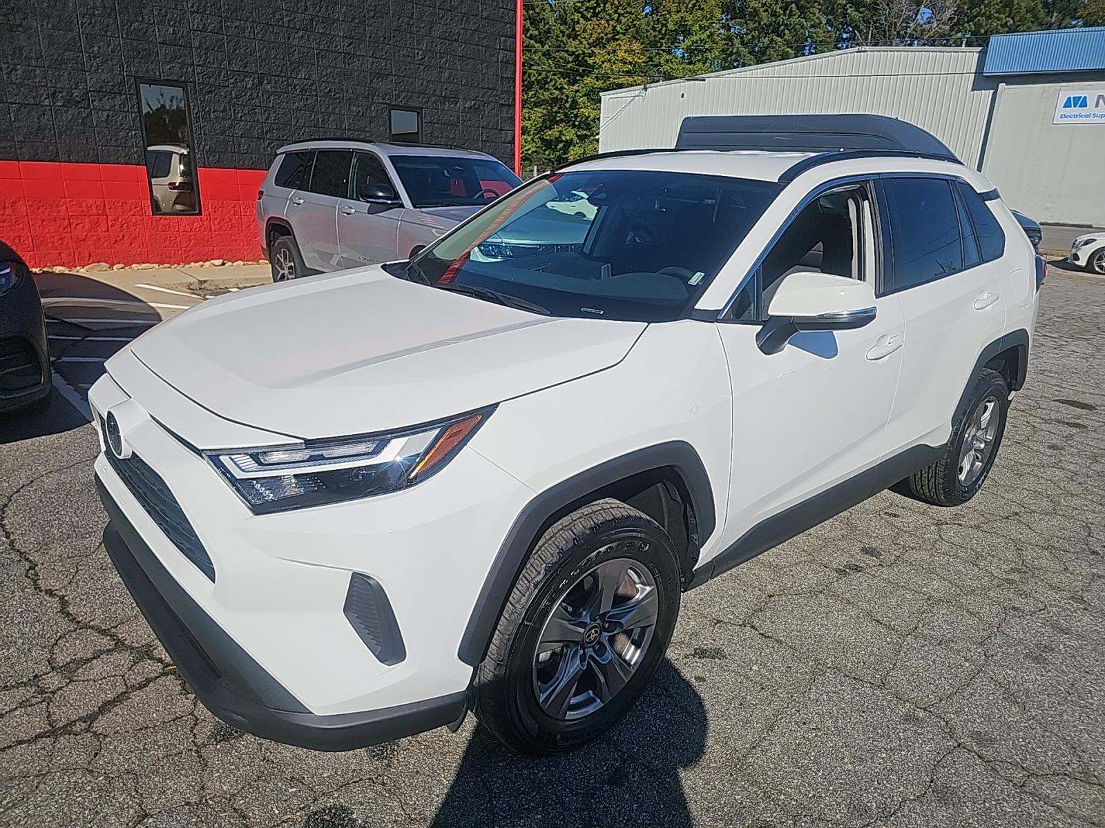2025 Toyota RAV4 XLE FWD