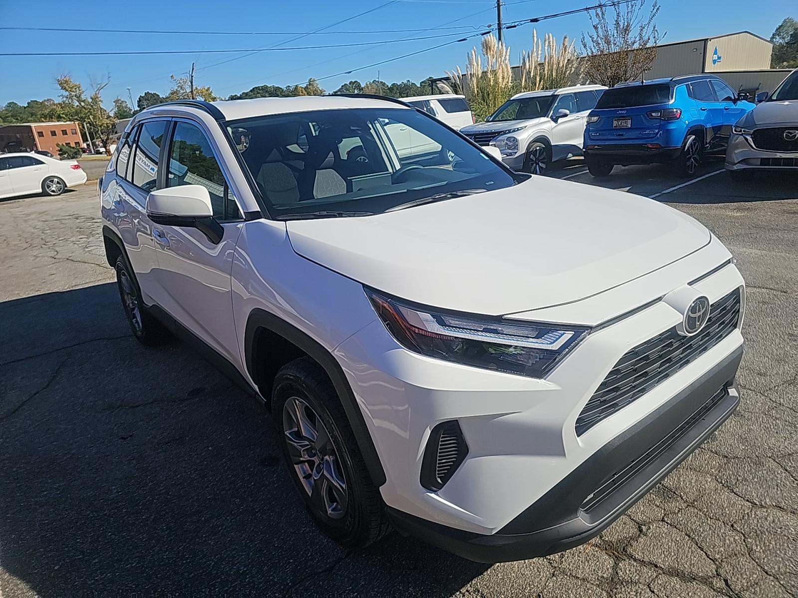 2025 Toyota RAV4 XLE FWD
