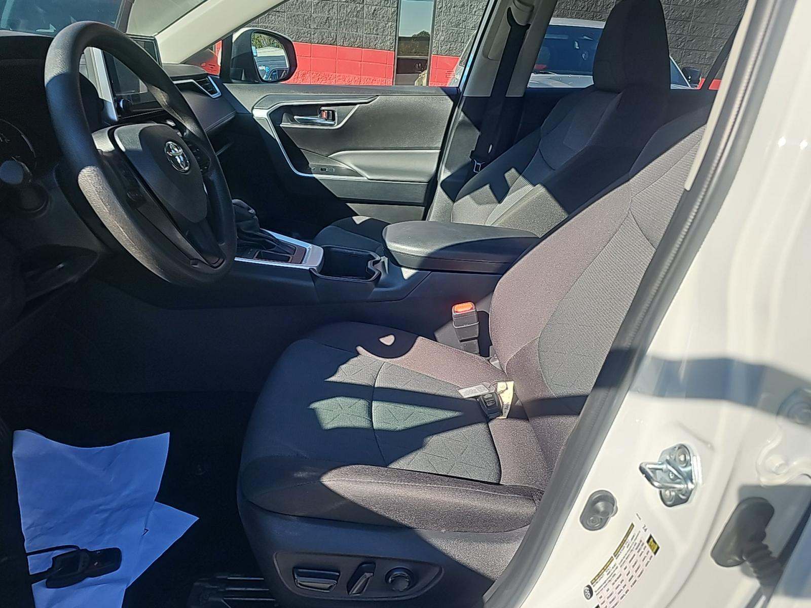 2025 Toyota RAV4 XLE FWD