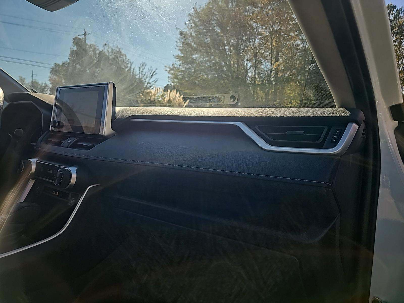 2025 Toyota RAV4 XLE FWD