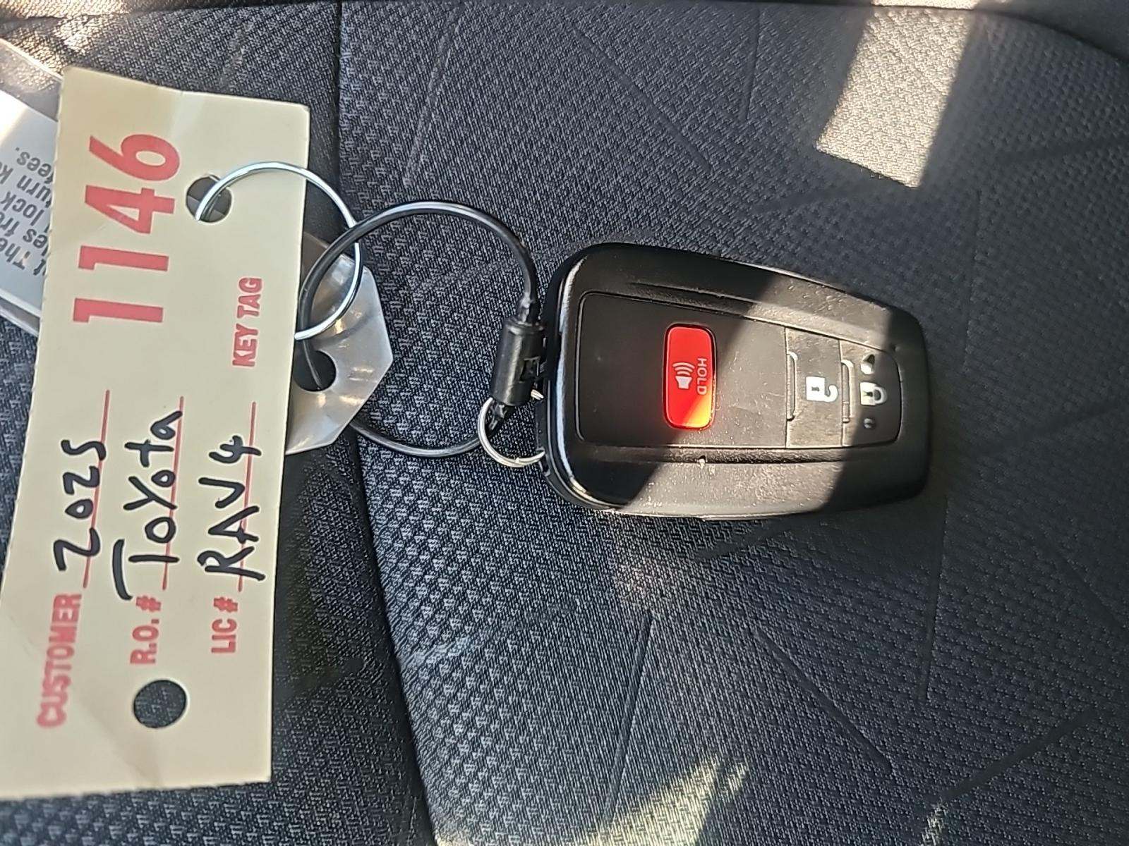 2025 Toyota RAV4 XLE FWD