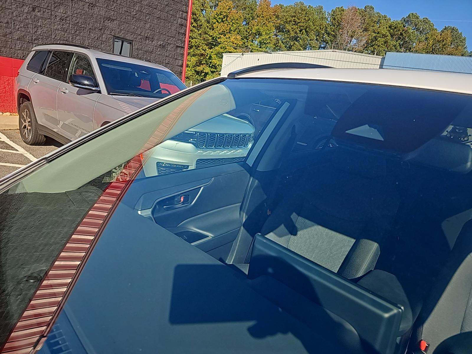 2025 Toyota RAV4 XLE FWD