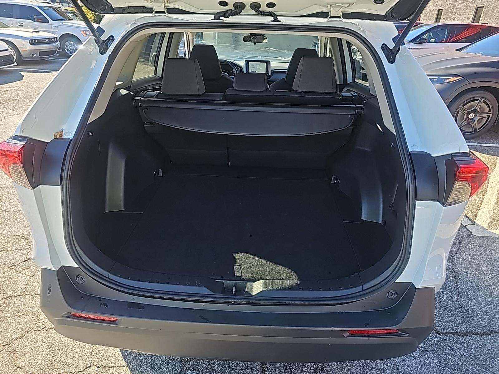 2025 Toyota RAV4 XLE FWD