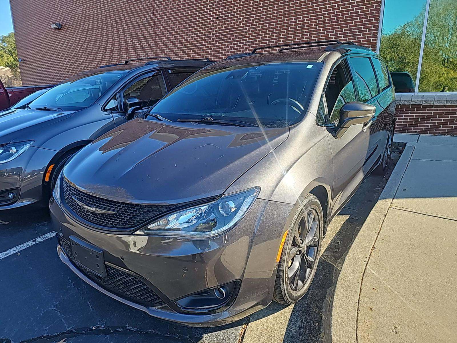 2018 Chrysler Pacifica Limited FWD