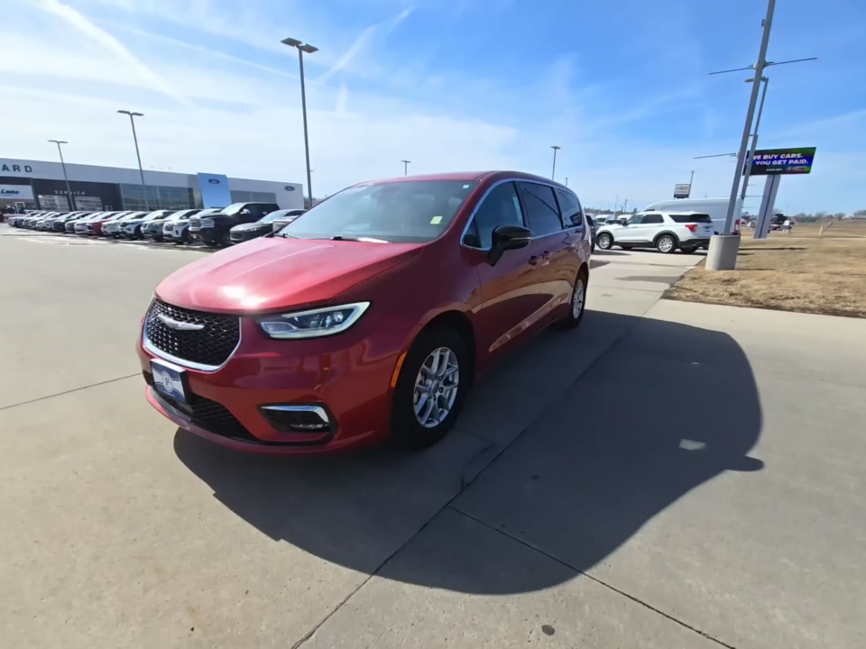 2025 Chrysler Pacifica Select FWD