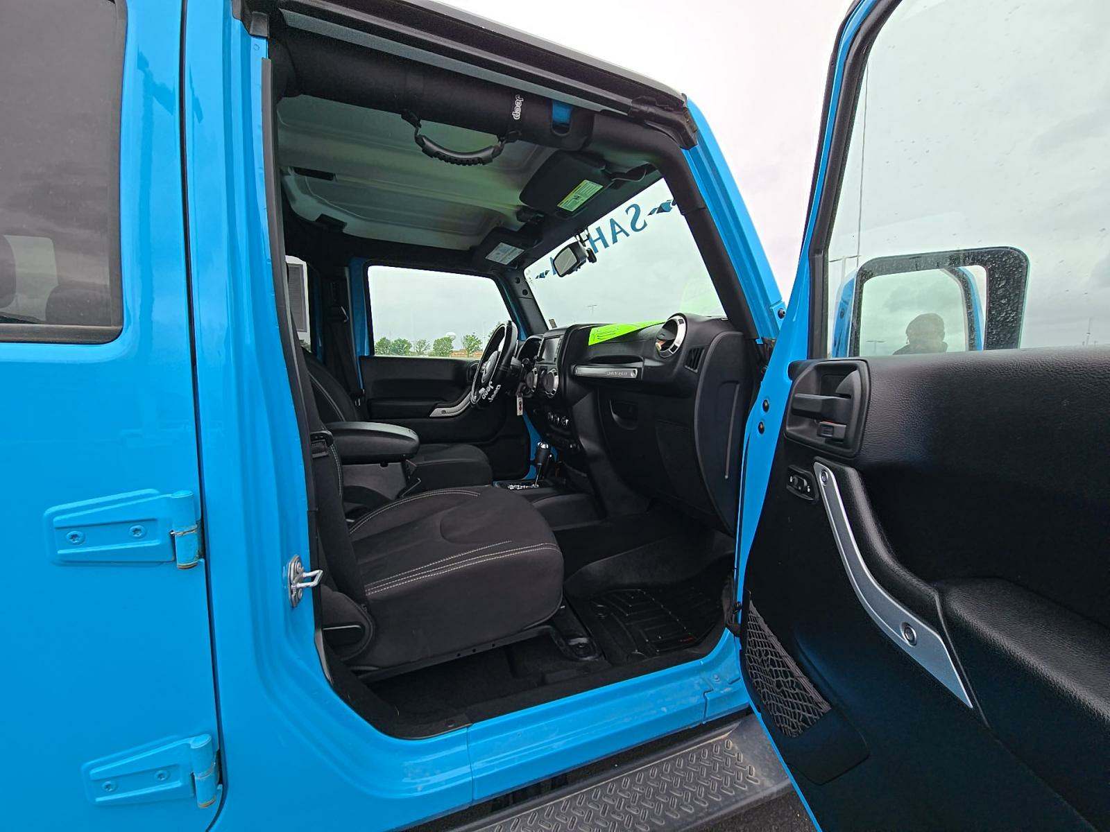 2017 Jeep Wrangler Unlimited Sahara AWD