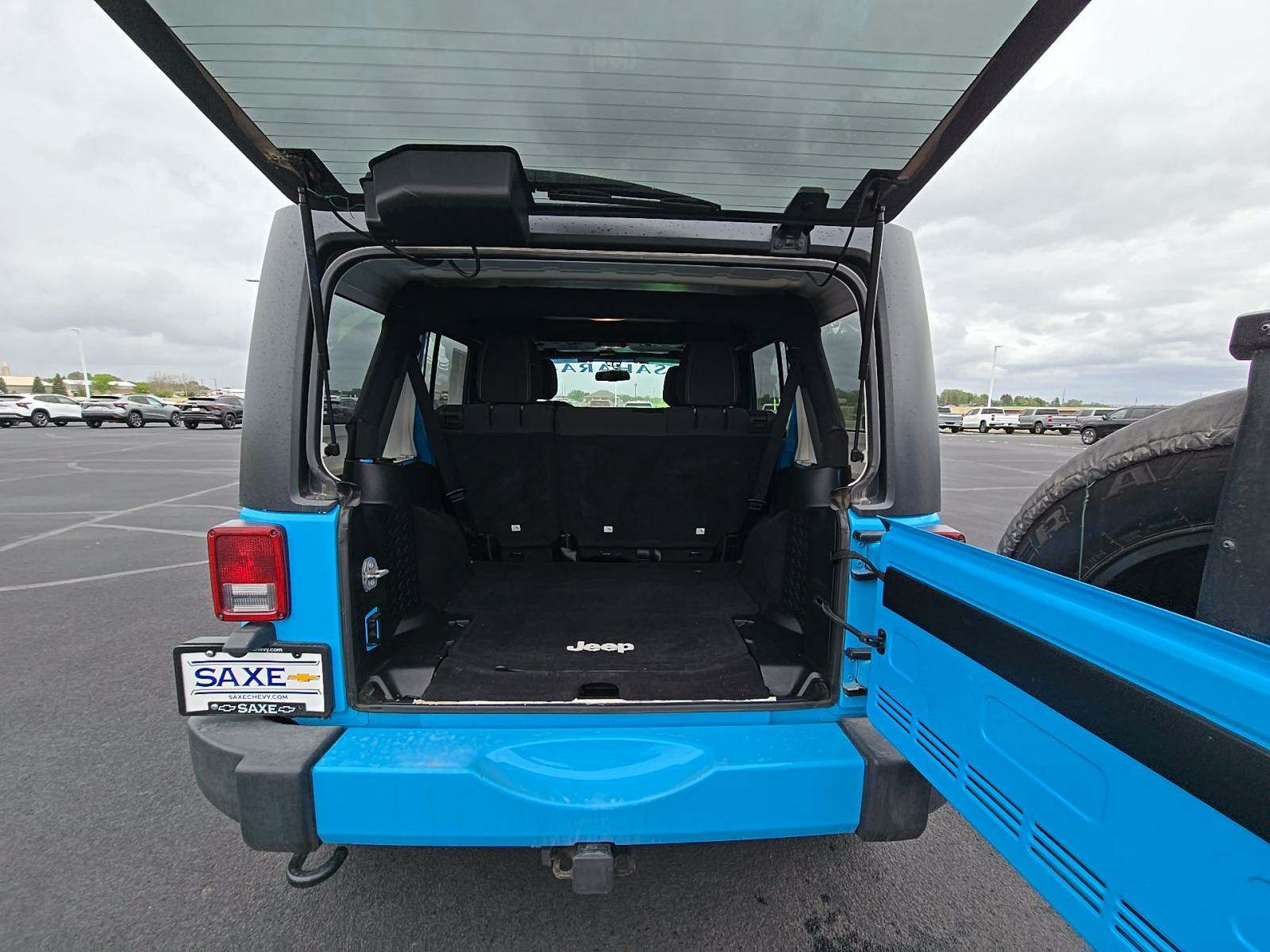 2017 Jeep Wrangler Unlimited Sahara AWD