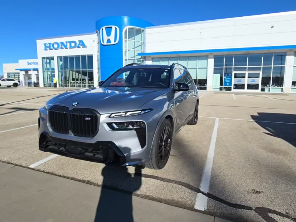 2025 BMW X7 M60i