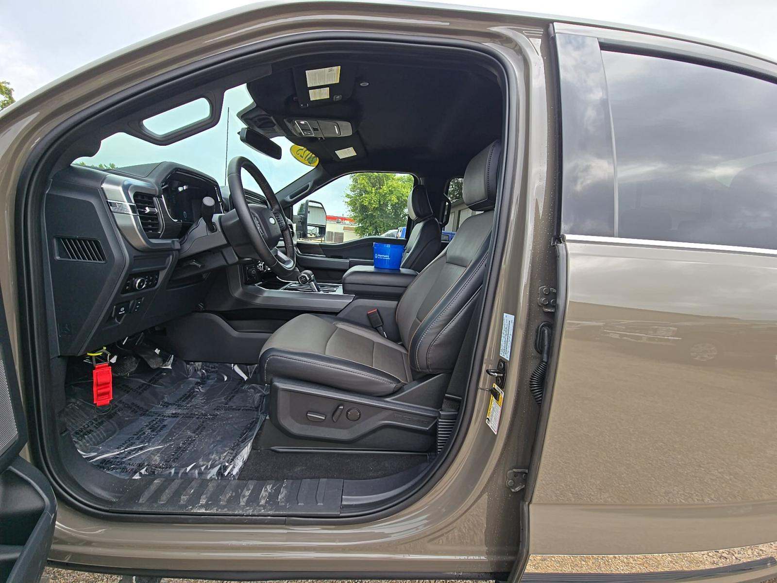 2025 Ford F-150 Hybrid Lariat AWD