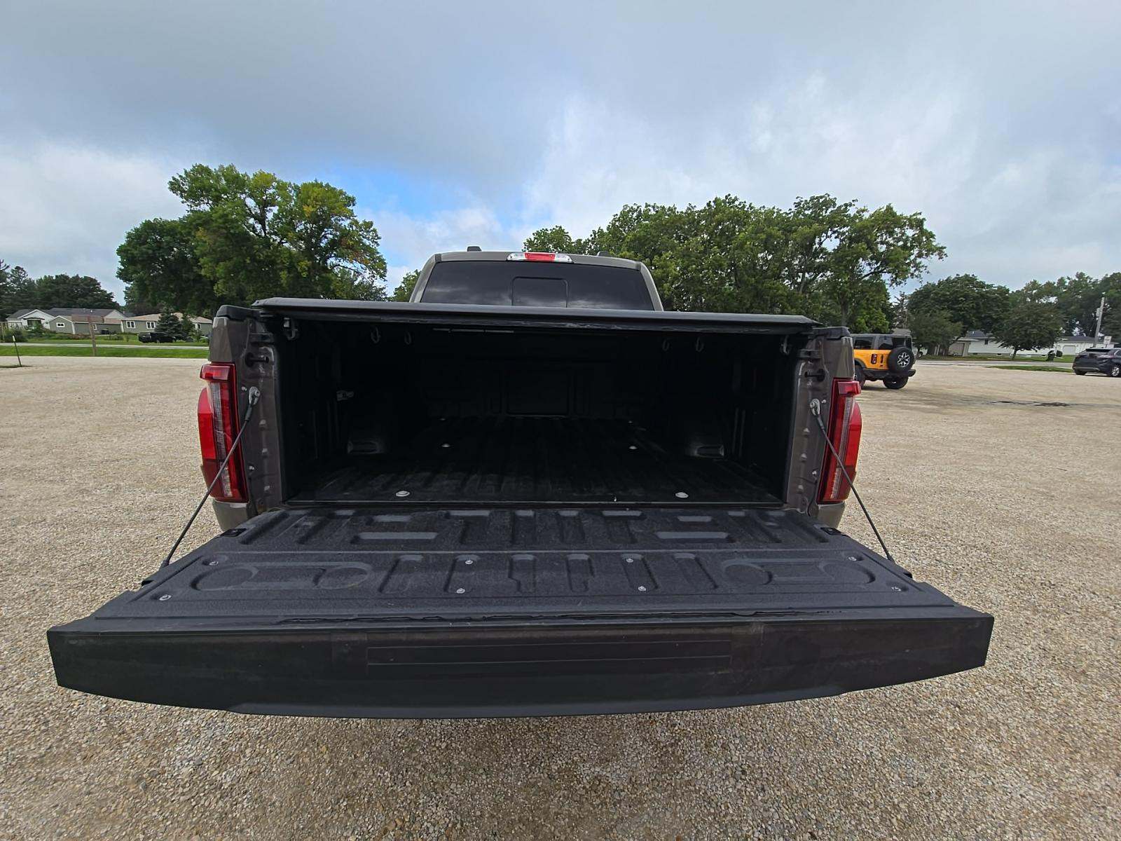 2025 Ford F-150 Hybrid Lariat AWD