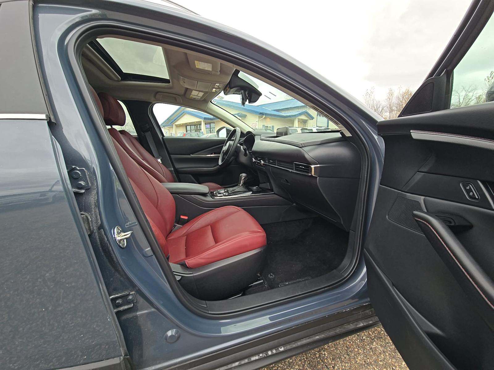 2025 MAZDA CX-30 2.5 S Carbon Edition AWD