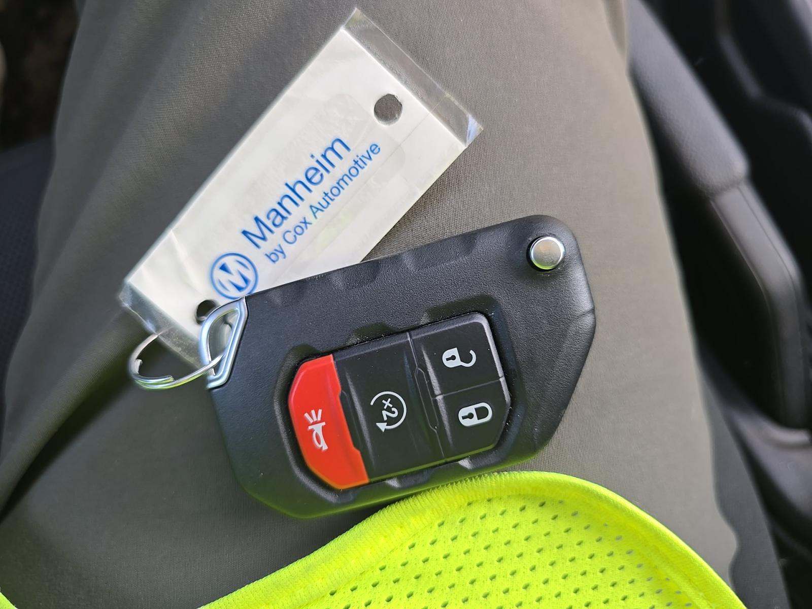 JEEP UNLIMITED HIGH TIDE EDITION - 4