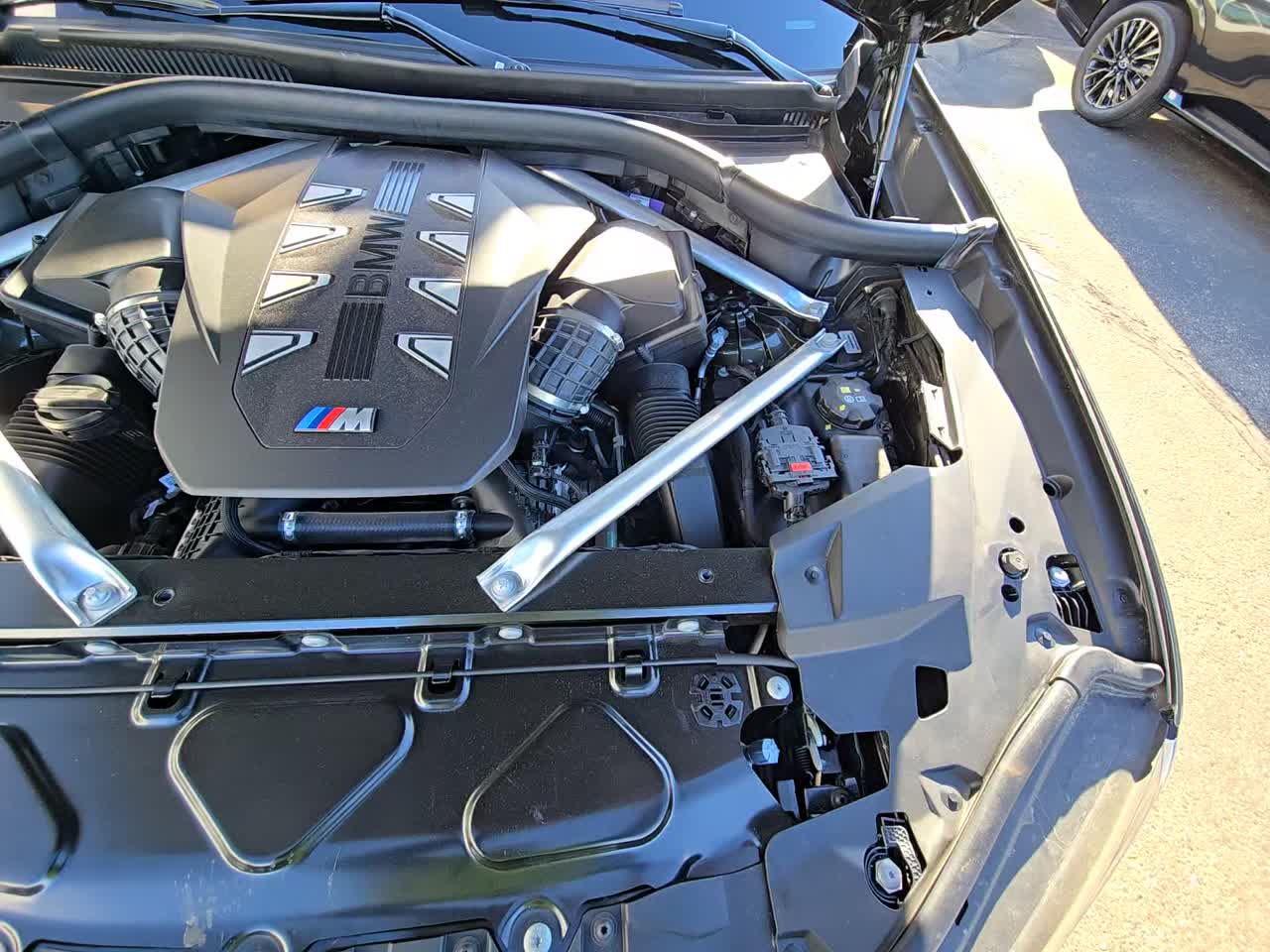 2024 BMW X5 M60i AWD