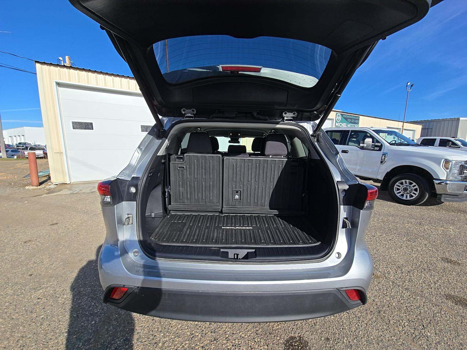 2022 Toyota Highlander LE AWD