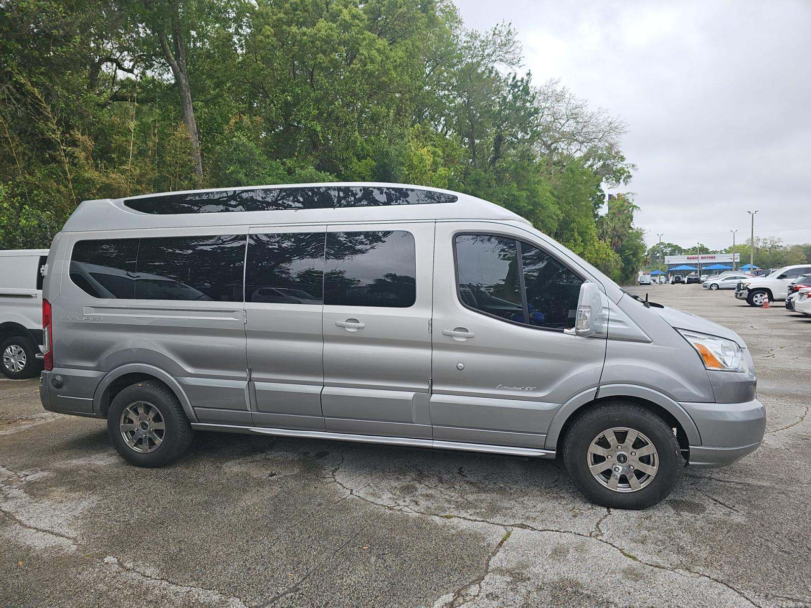 FORD TRANSIT 150 - 4